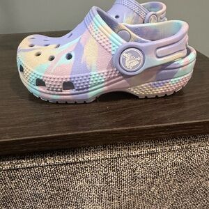 Kids Crocs in Pastel Marble